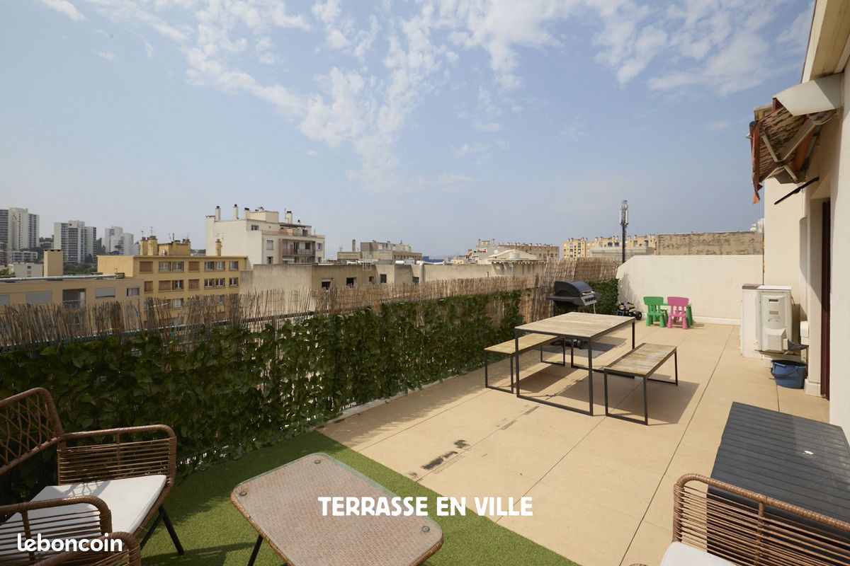 2 bedrooms Apartment in Marseille, France No. 334775