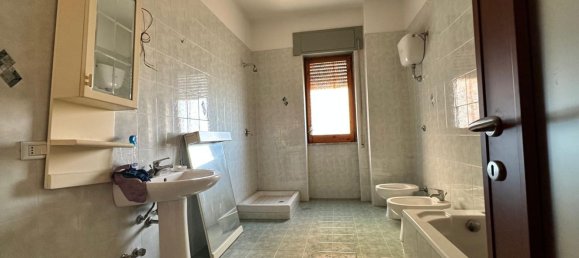 5 غرف نوم شقة في San Nicola la Strada, Italy رقم 316608 13