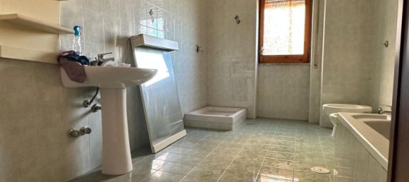 5 غرف نوم شقة في San Nicola la Strada, Italy رقم 316608 14