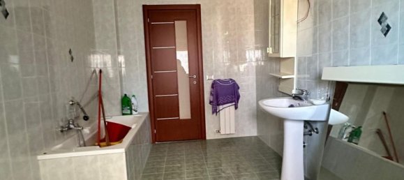 5 غرف نوم شقة في San Nicola la Strada, Italy رقم 316608 15