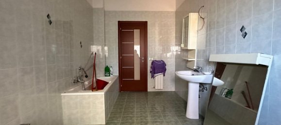 5 غرف نوم شقة في San Nicola la Strada, Italy رقم 316608 16