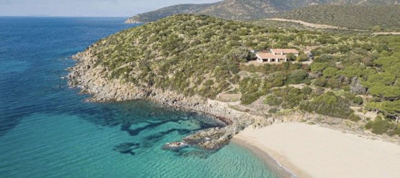 5 bedrooms Villa in Quartu Sant'Elena, Italy No. 3019 13