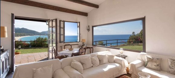 5 bedrooms Villa in Quartu Sant'Elena, Italy No. 3019 7