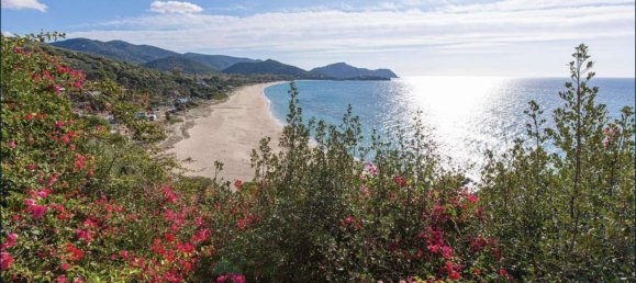 5 bedrooms Villa in Quartu Sant'Elena, Italy No. 3019 8