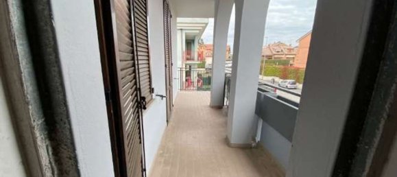 2-salle Appartement à Bernareggio, Italy No. 8569 5