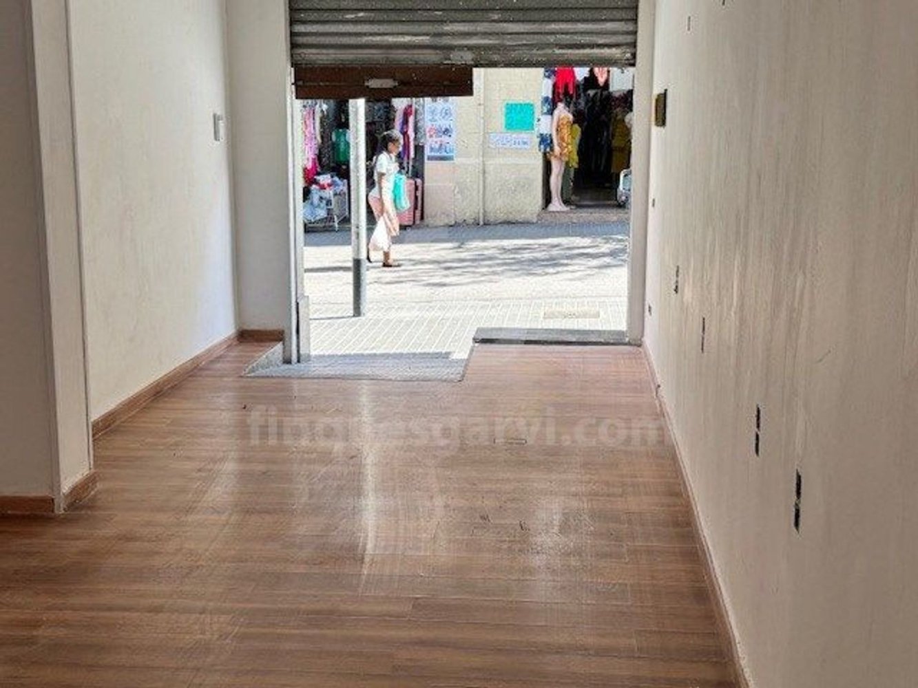 60m² Commercial property in L'Hospitalet de Llobregat, Spain No. 243214