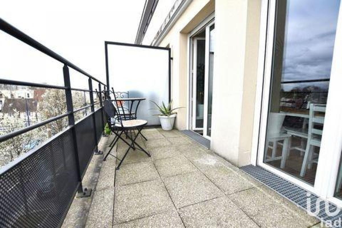 Estudio en el condominio en Drancy, France No. 35757