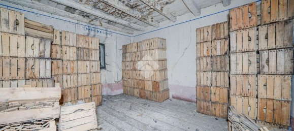 7 rooms House in Sant'Anna d'Alfaedo, Italy No. 135253 17