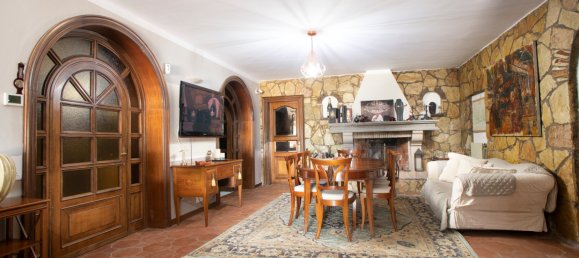 4 bedrooms Villa in Rome, Italy No. 60032 13