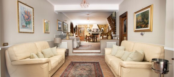 4 bedrooms Villa in Rome, Italy No. 60032 15