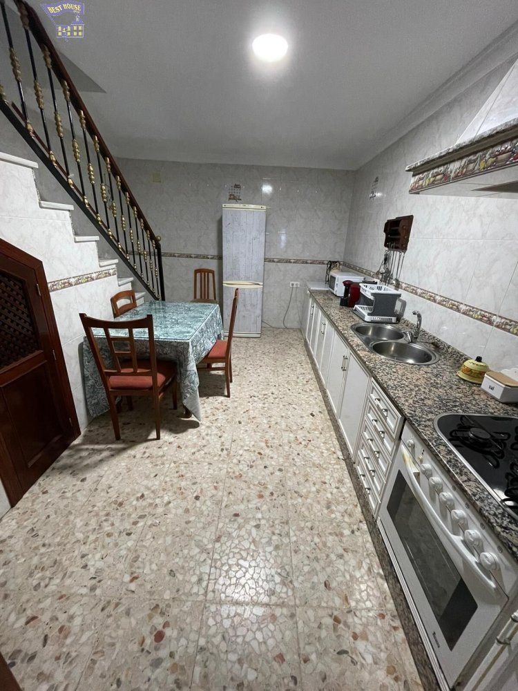 4 bedrooms House in Arcos de la Frontera, Spain No. 93668