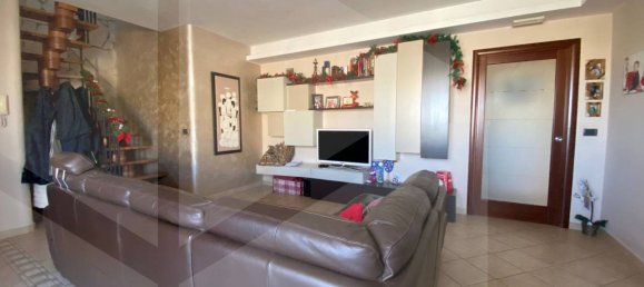 Apartamento de 6 habitaciónes en San Severo, Italy No. 25323 3