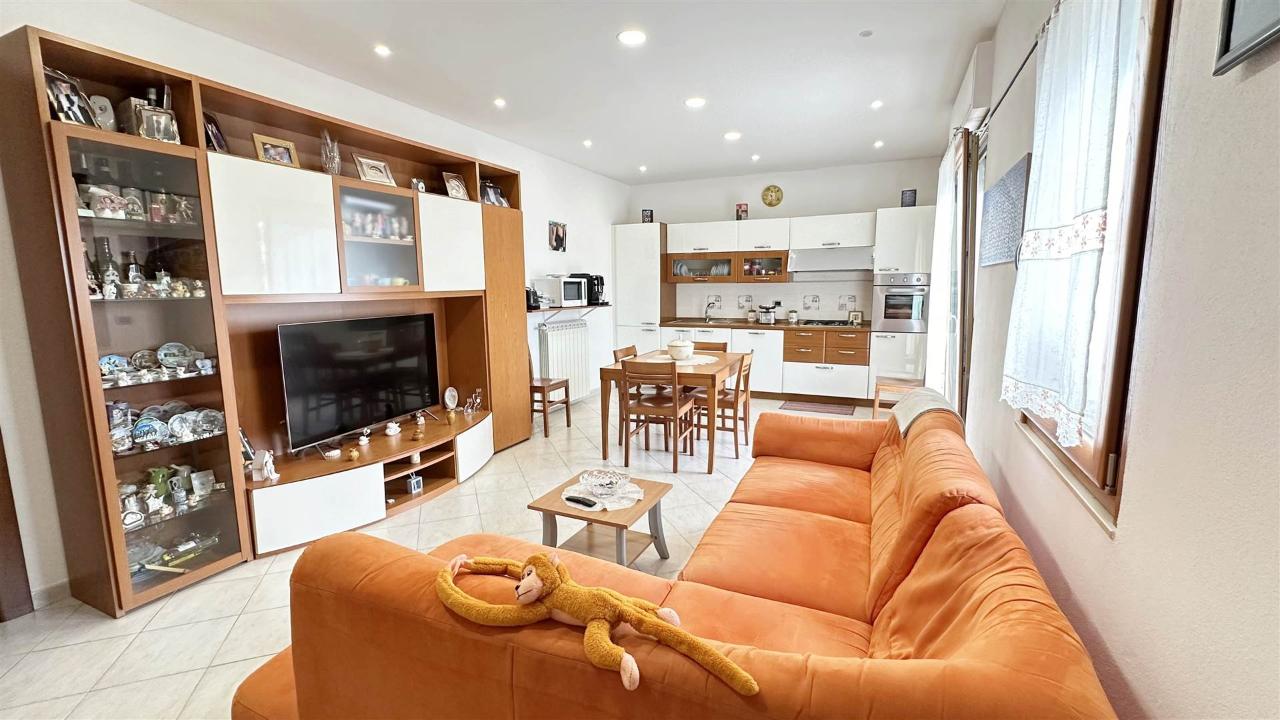 4-salle Penthouse à Gorizia, Italy No. 78267