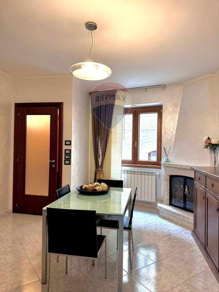 Casa de 10 divisões em Cercemaggiore, Italy N.º 155174