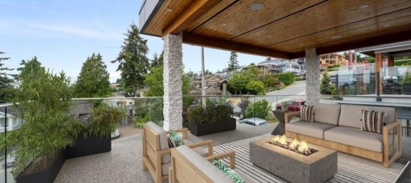 6 bedrooms House in British Columbia, Canada No. 1083 6