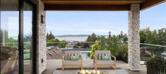 6 bedrooms House in British Columbia, Canada No. 1083 5