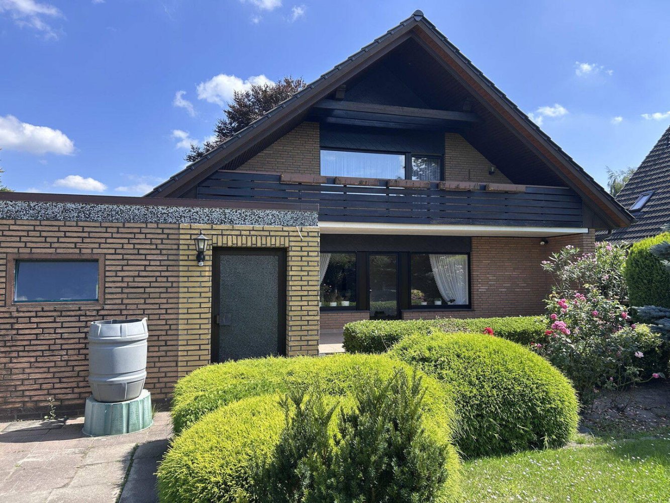 Casa de 4 dormitorios en Oldenburg, Germany No. 269049