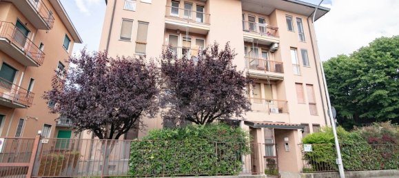 2 bedrooms Apartment in Cassano d'Adda, Italy No. 273450 2