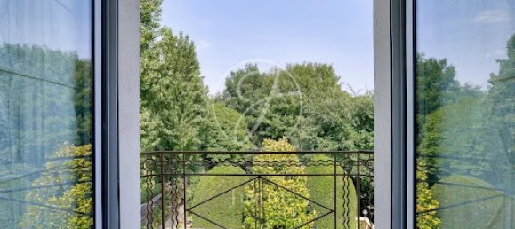 4 bedrooms House in Saint-Cloud, France No. 326235 11