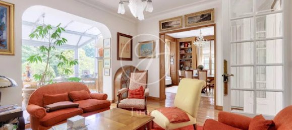 4 bedrooms House in Saint-Cloud, France No. 326235 7