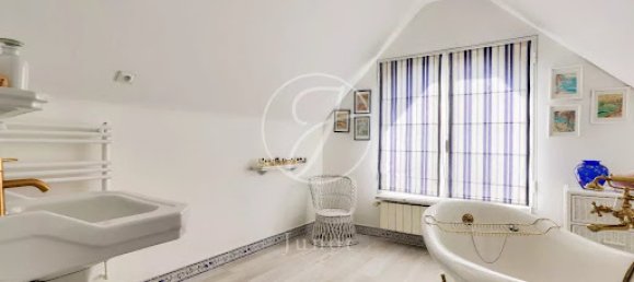 4 bedrooms House in Saint-Cloud, France No. 326235 15