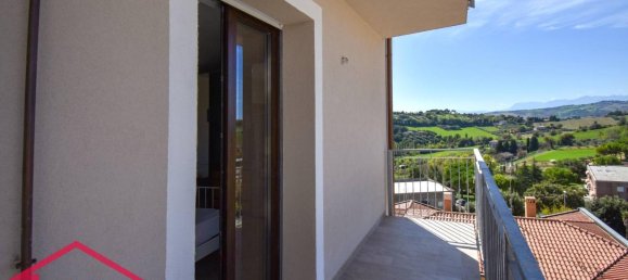 3غرفة شقة في Potenza Picena, Italy رقم 7625 29