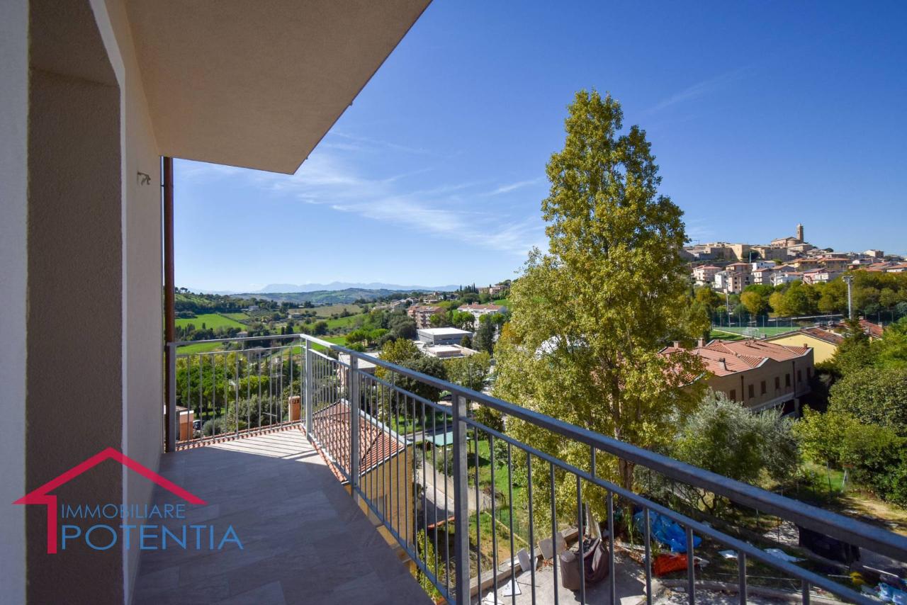 3غرفة شقة في Potenza Picena, Italy رقم 7625