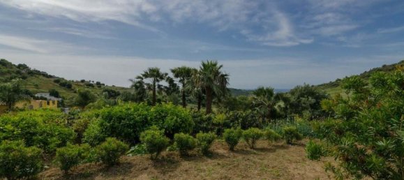 4 bedrooms Villa in Estepona, Spain No. 72221 3