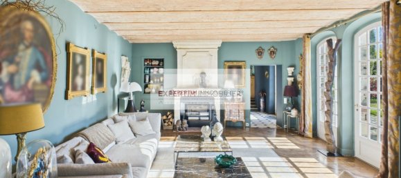 5 bedrooms House in Versailles, France No. 322549 4