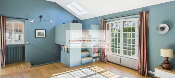 5 bedrooms House in Versailles, France No. 322549 10