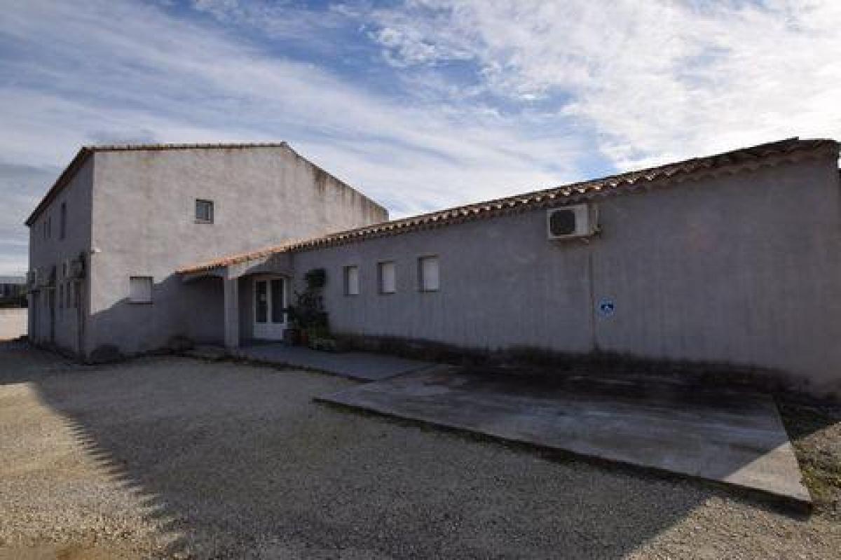 Büro in Saint-Remy-de-Provence, France 347m², Nr. 18391