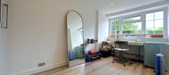 4 bedrooms House in Barnet, United Kingdom No. 6486 7