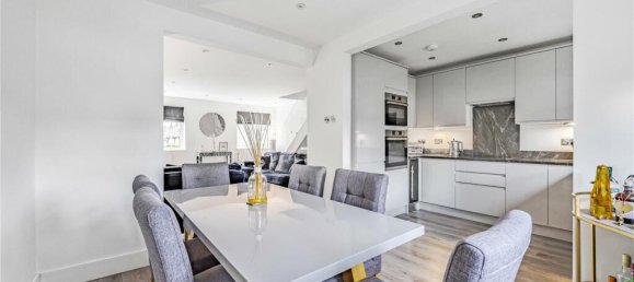 4 bedrooms House in Barnet, United Kingdom No. 6486 2