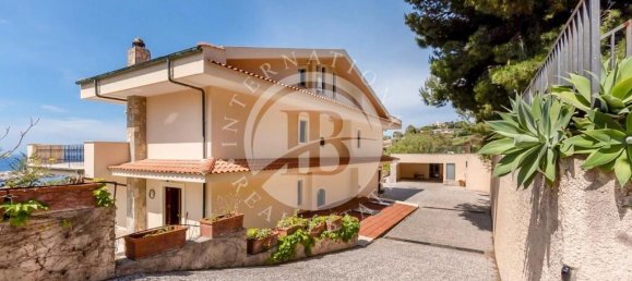 4 Schlafzimmer Villa in Messina, Italy, Nr. 219498 5