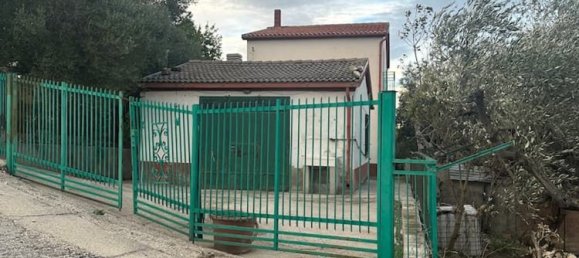 4 rooms House in Guardialfiera, Italy No. 162366 12