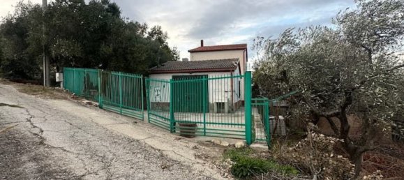 4 rooms House in Guardialfiera, Italy No. 162366 13