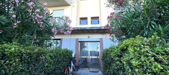 4 rooms Apartment in Ponsacco, Italy No. 143964 24