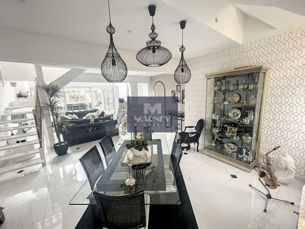 3 bedrooms Duplex in Saint-Maurice, France No. 187371