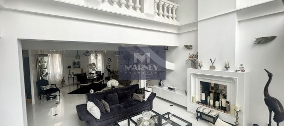 3 bedrooms Duplex in Saint-Maurice, France No. 187371 9