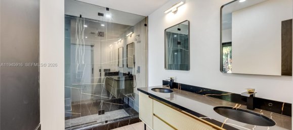 6 dormitorios villa en venta en Miami, Miami-Dade, Florida, USA № 615393 7