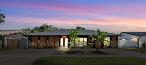 6 dormitorios villa en venta en Miami, Miami-Dade, Florida, USA № 615393 23