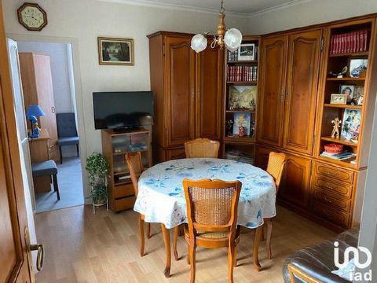 Studio à condo à Palaiseau, France No. 24833