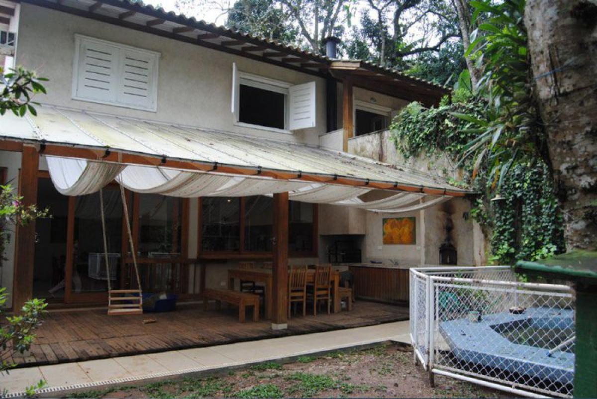 Casa de 4 dormitorios en Taboao da Serra, Brazil No. 489060