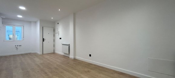 Apartamento de 3 dormitorios en Salamanca, Spain No. 148519 2