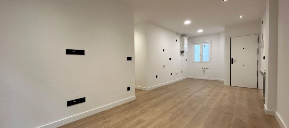 Apartamento de 3 dormitorios en Salamanca, Spain No. 148519 3