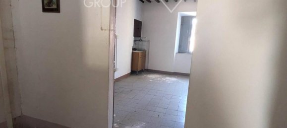 Дом с 10 комнатами в Кастильоне дель Лаго, Италия № 156458 9