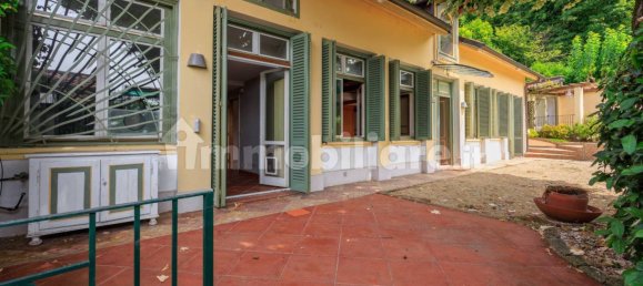 2 bedrooms Villa in Turin, Italy No. 296357 2