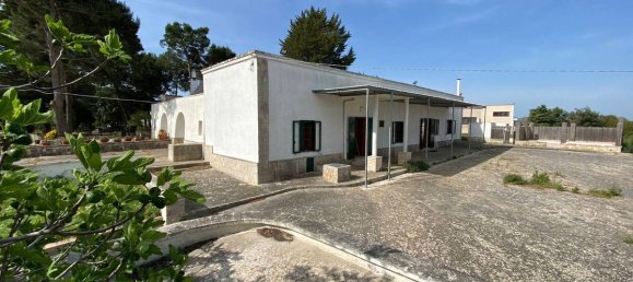 3 bedrooms Villa in Martina Franca, Italy No. 300266 3