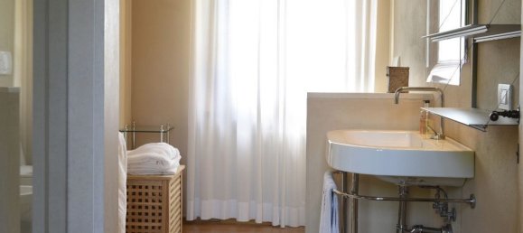 6 bedrooms Villa in Capannori, Italy No. 377450 4