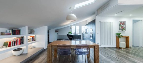 4 rooms Apartment in Parma, Italy No. 37054 3